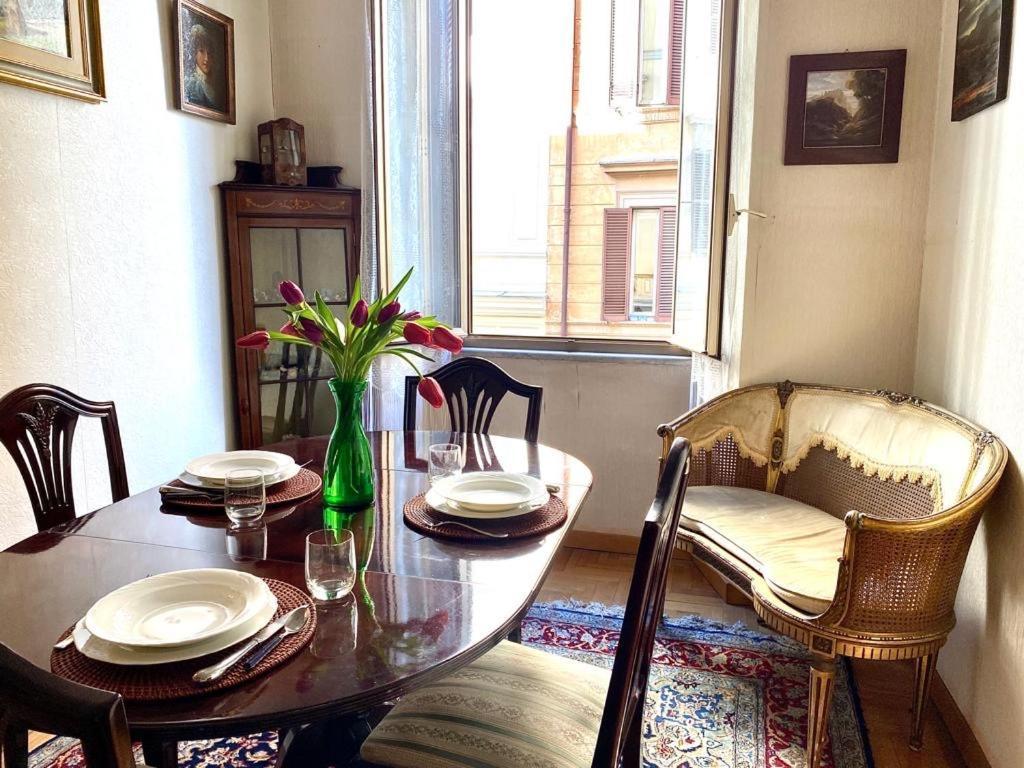 Traditional Style In The City Center Rome Luaran gambar