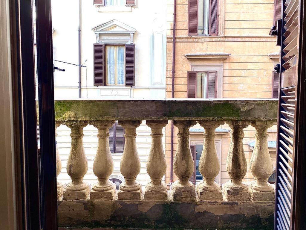 Traditional Style In The City Center Rome Luaran gambar